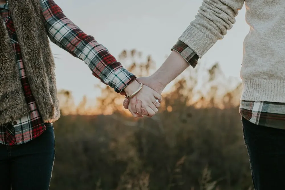 how do men fall in love - when they make you happy