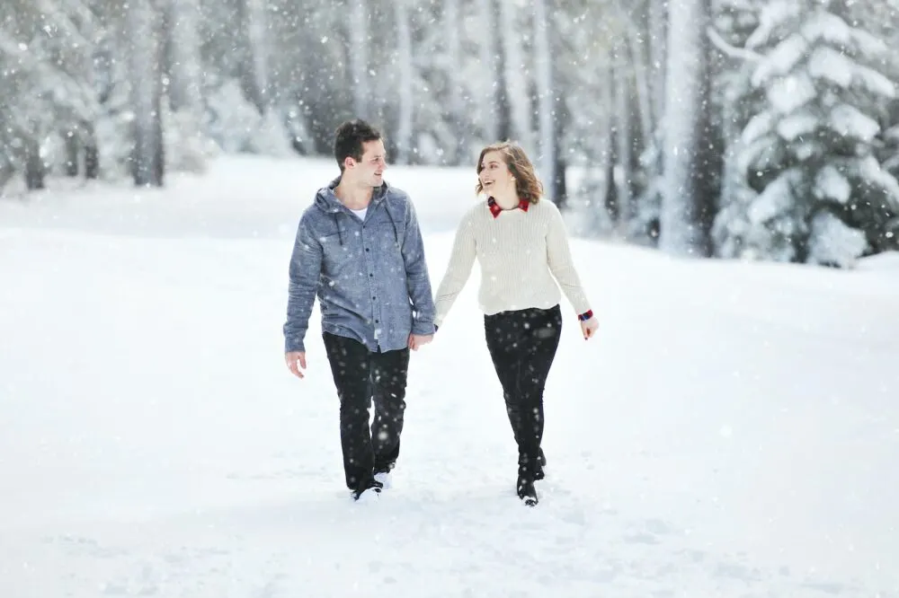 signs that a man is pursuing you - remembers details