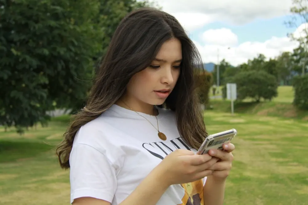 if he takes hours to text back should I do the same - he doesn't want to depend on his phone
